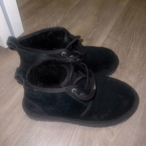 Ugg short boots - Picture 1 of 3